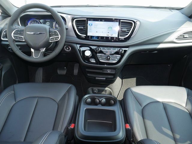 New 2026 Chrysler Pacifica Select image 6