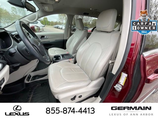 Used 2018 Chrysler Pacifica Touring-L FWD image 12