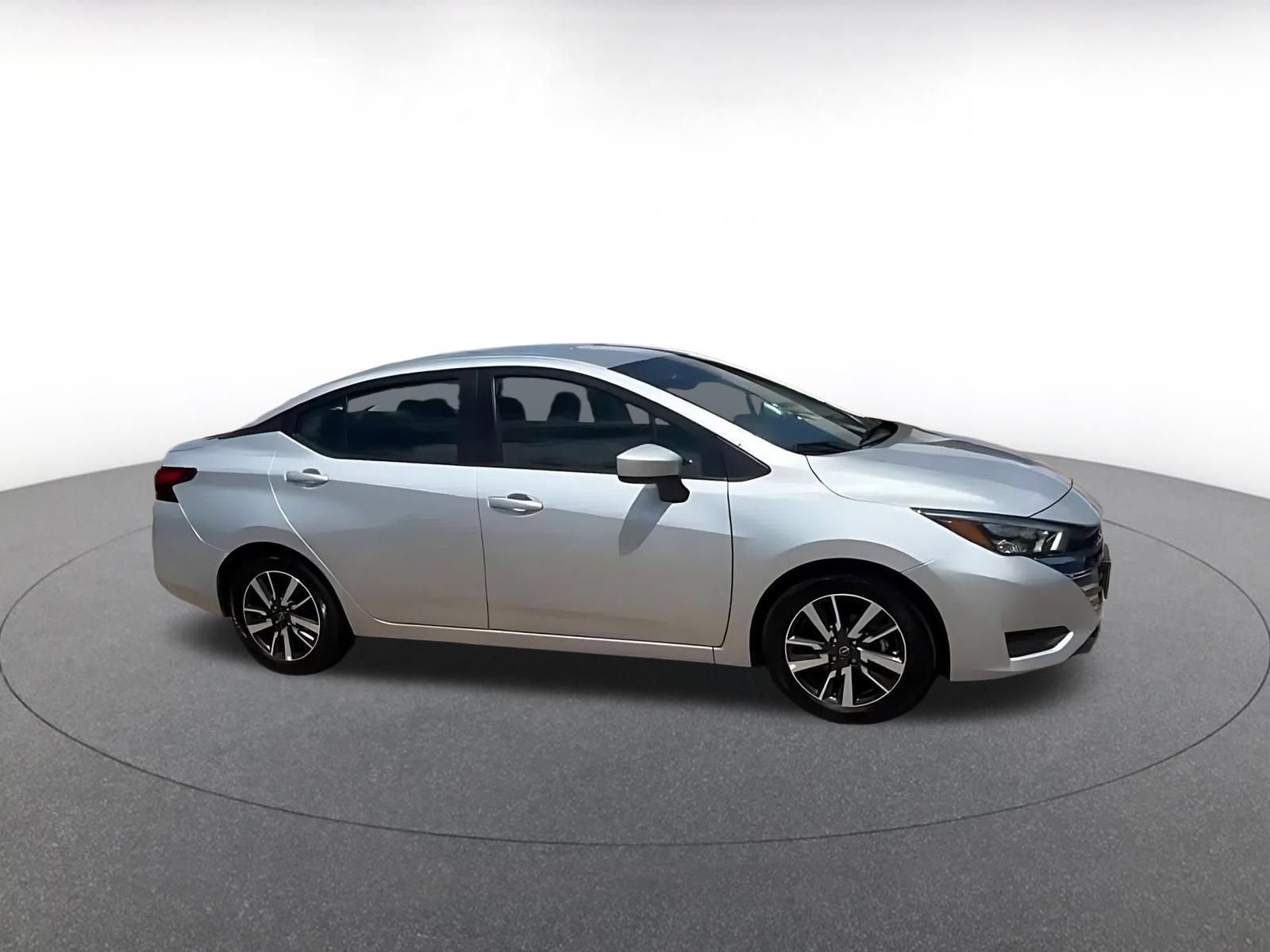 Used 2025 Nissan Versa SV FWD video 2