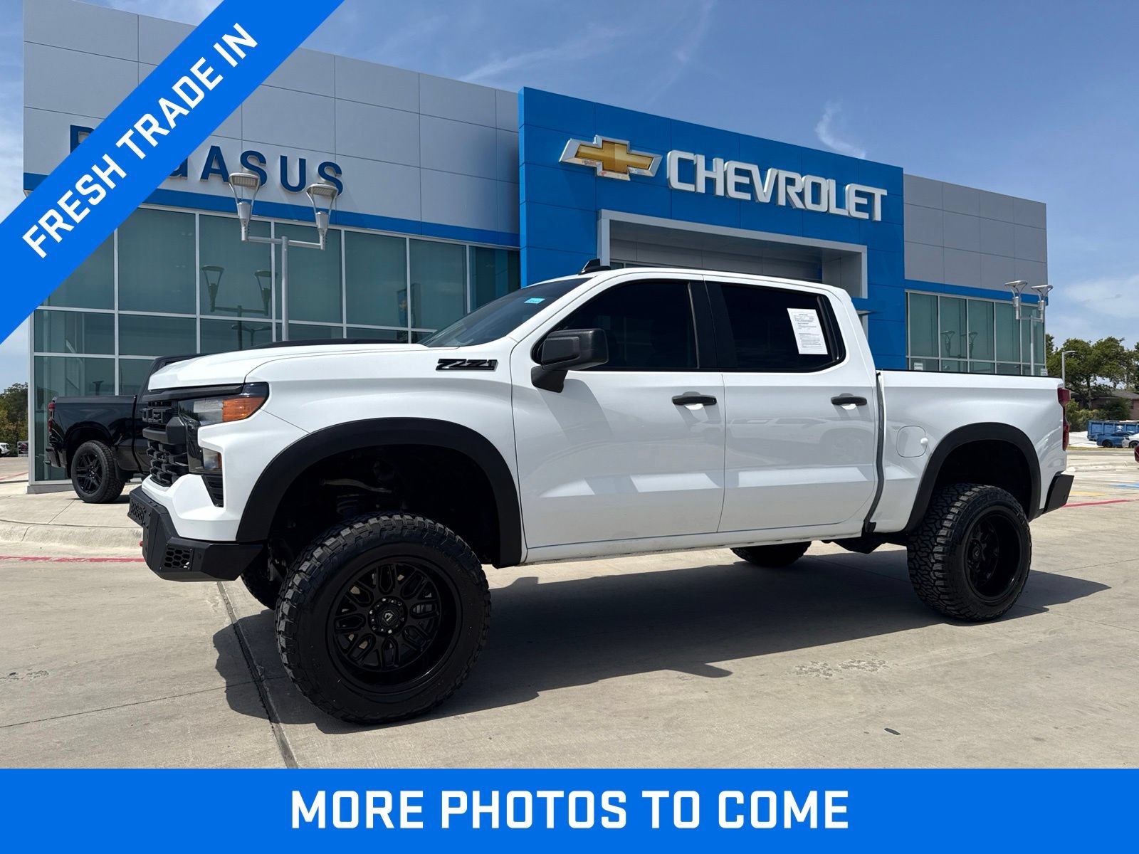 Used 2024 Chevrolet Silverado 1500 Custom Trail Boss w/ LPO, Dark Essentials Package AWD/4WD image 1