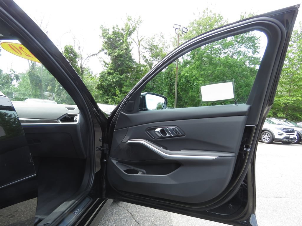 Used 2020 BMW 330i xDrive Sedan w/ Convenience Package AWD/4WD image 12