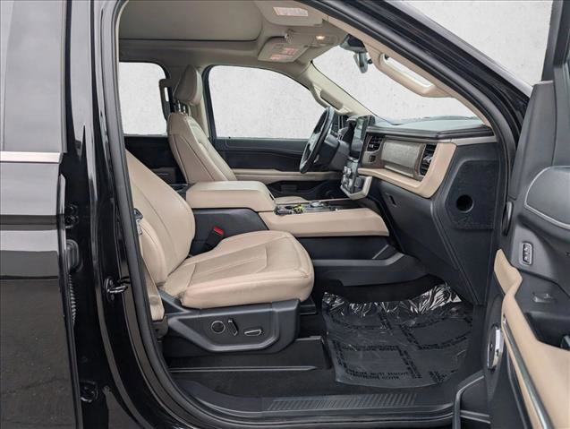 Used 2024 Ford Expedition Limited image 23