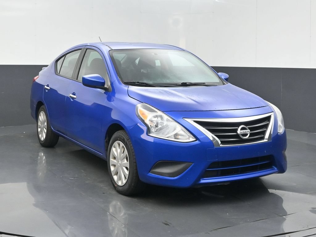 Used 2017 Nissan Versa SV FWD image 3
