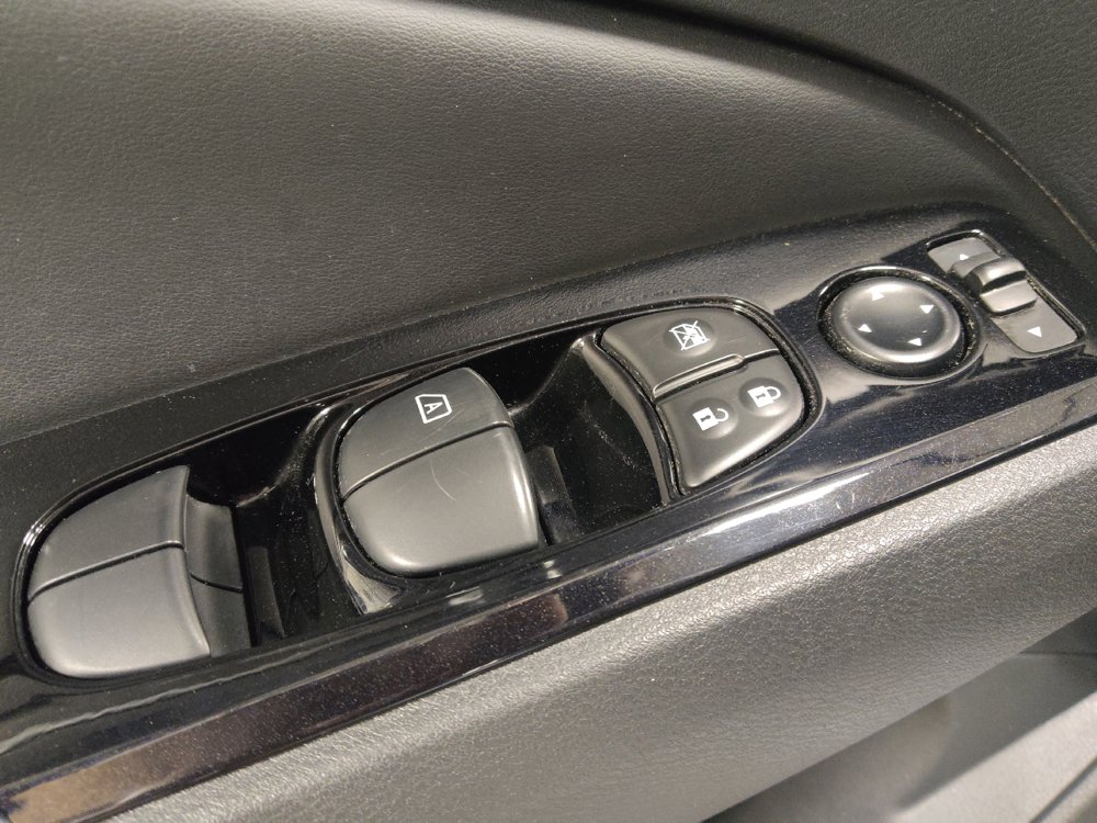 Used 2025 Nissan Altima 2.5 SR FWD image 27