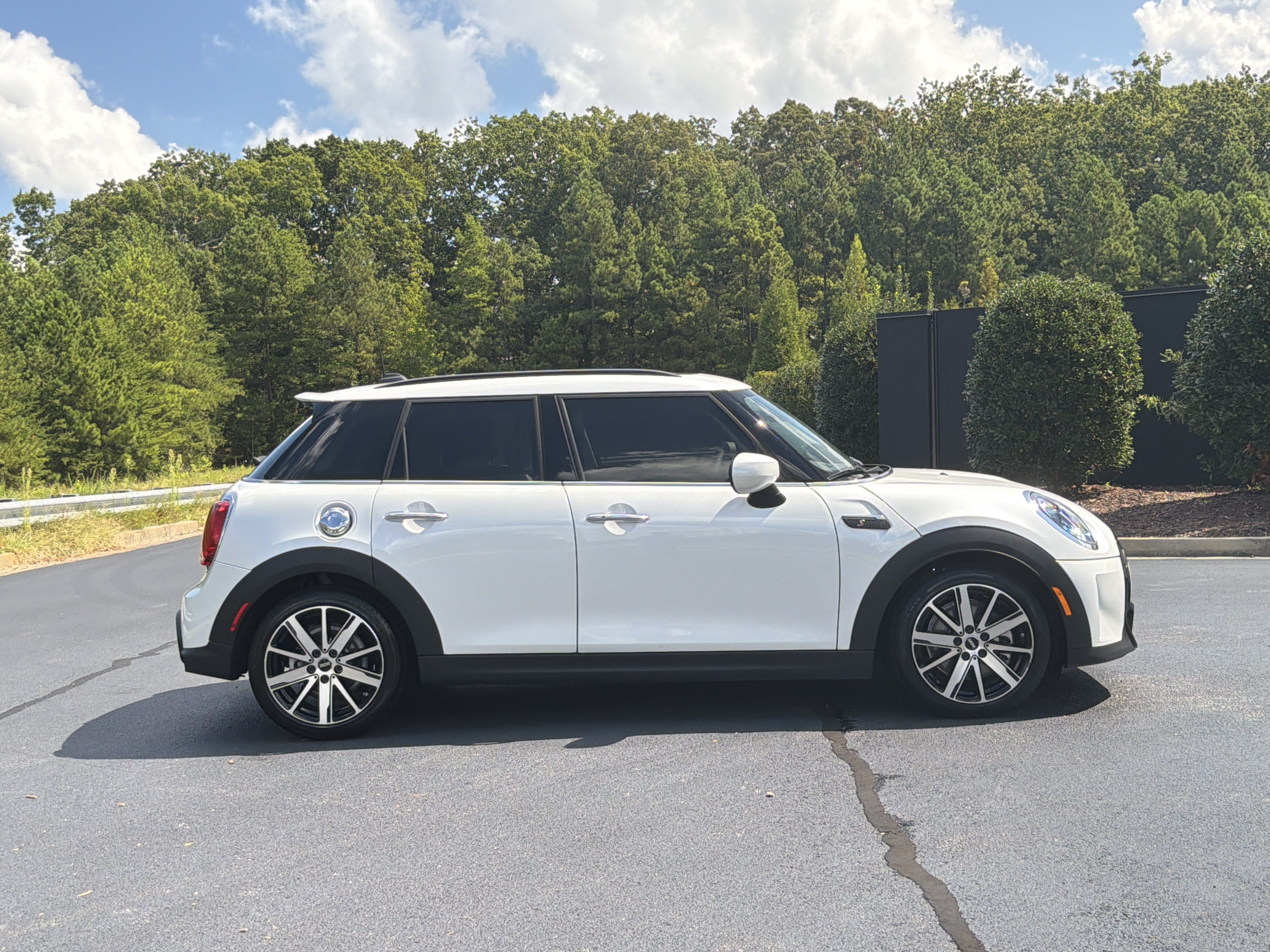Used 2024 MINI Cooper S w/ Signature Upholstery Package FWD image 5