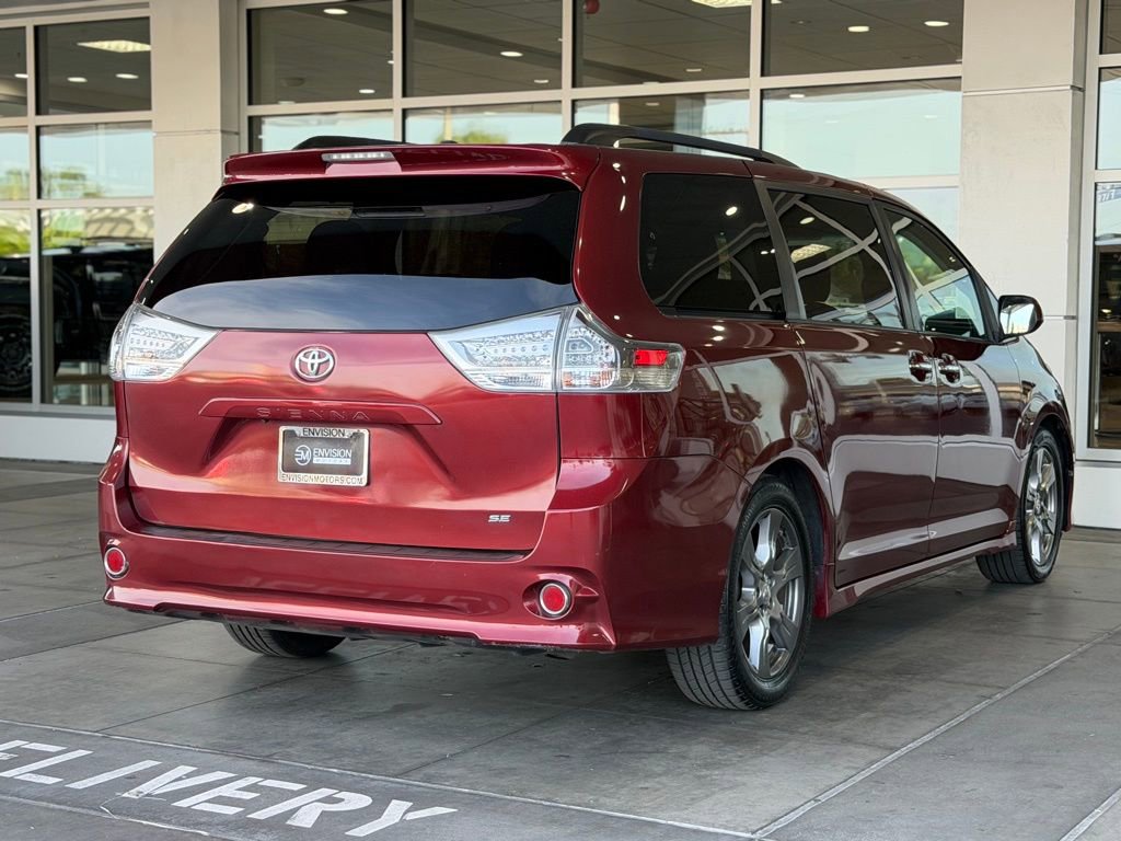 Used 2017 Toyota Sienna SE FWD image 14