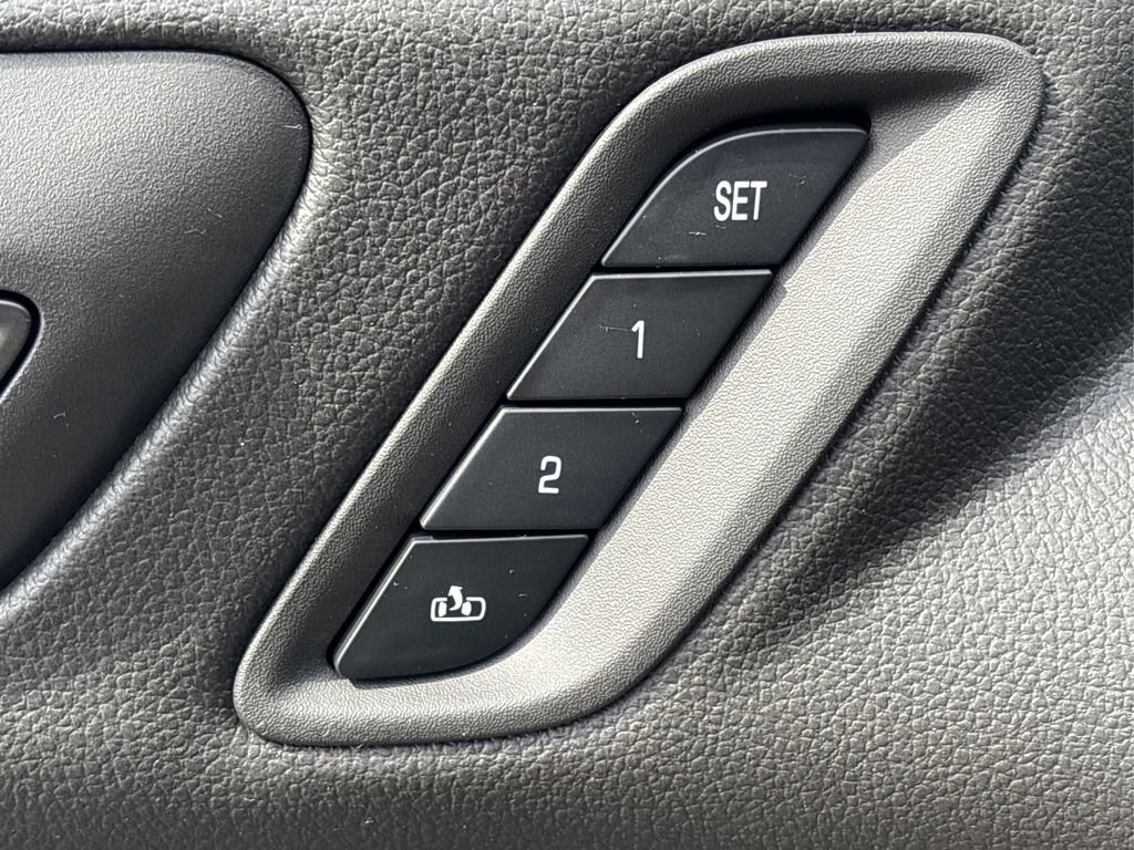 Used 2023 GMC Acadia Denali w/ Denali Technology Package image 25