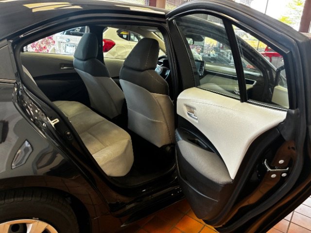 Used 2021 Toyota Corolla LE FWD image 33