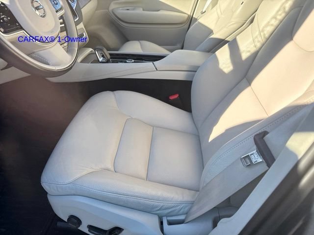 Certified 2025 Volvo XC90 T8 Plus w/ Protection Package AWD/4WD image 16