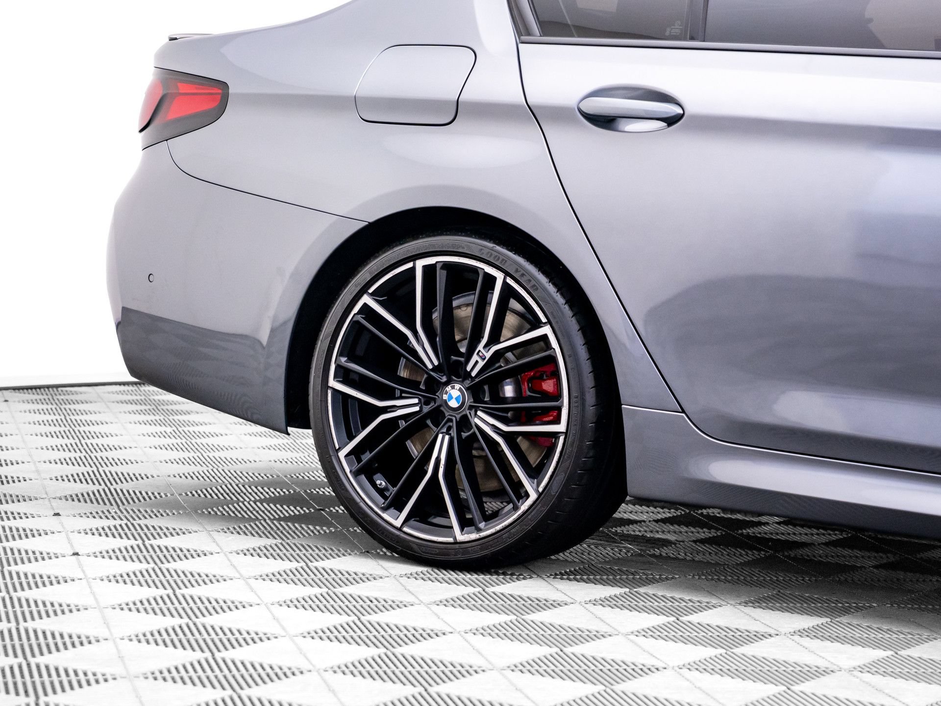 Certified 2023 BMW M550i xDrive w/ Executive Package AWD/4WD image 36