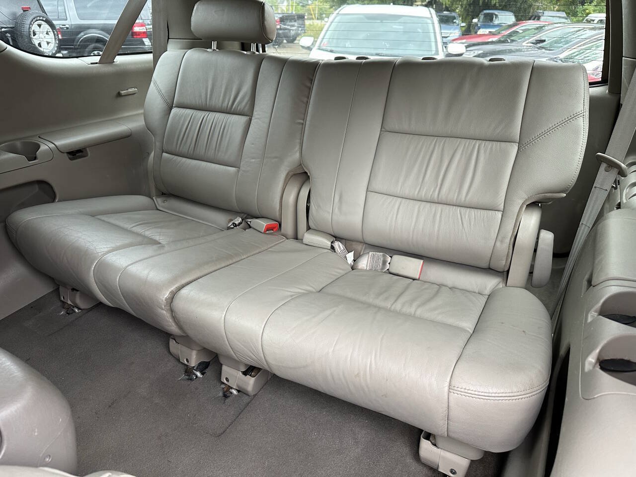 Used 2007 Toyota Sequoia Limited w/ Luxury Pkg AWD/4WD image 19