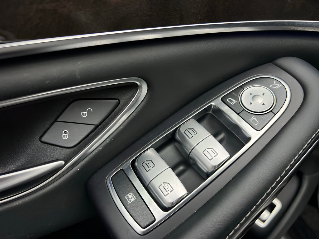 Used 2015 Mercedes-Benz S 63 AMG 4MATIC Sedan image 43