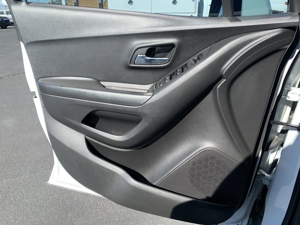 Certified 2022 Chevrolet Trax LT w/ LT Convenience Package image 20