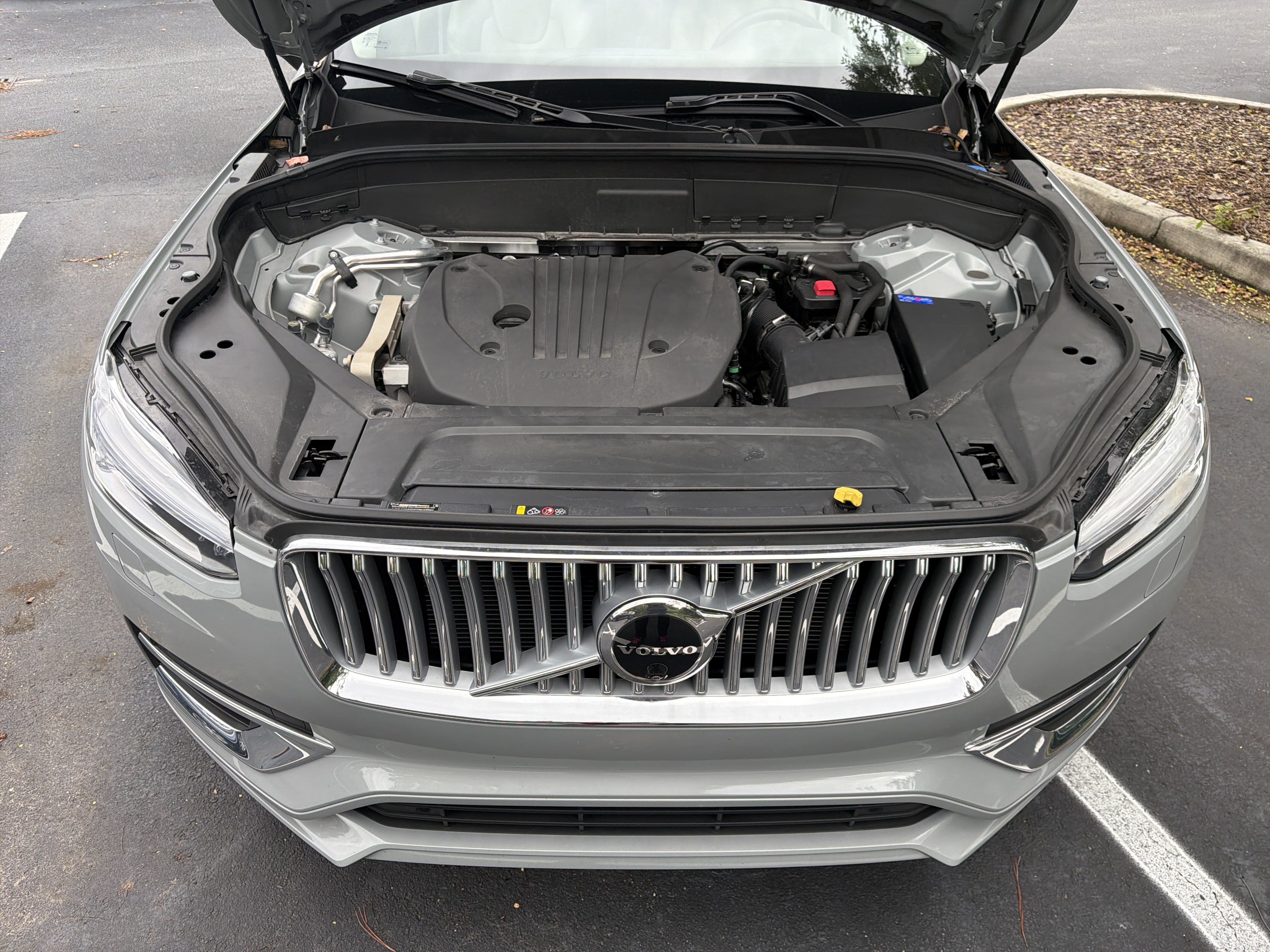 Certified 2025 Volvo XC90 B5 Plus w/ Protection Package Premier AWD/4WD image 36
