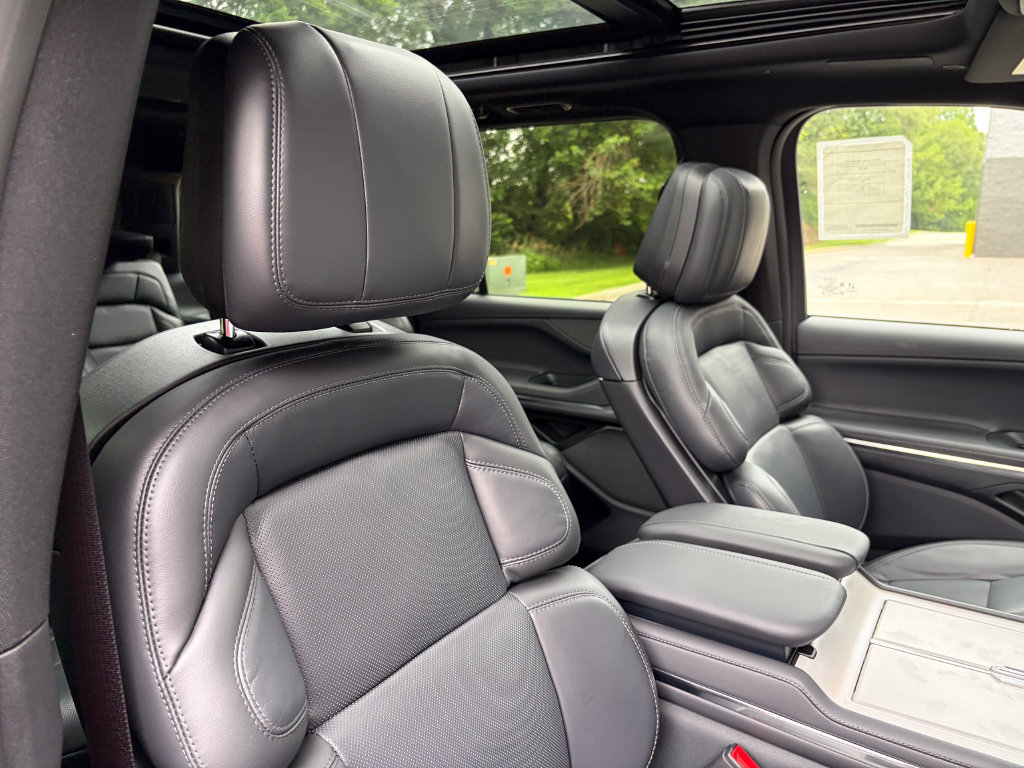 New 2027 Lincoln Navigator Reserve w/ Jet Appearance Package AWD/4WD image 35