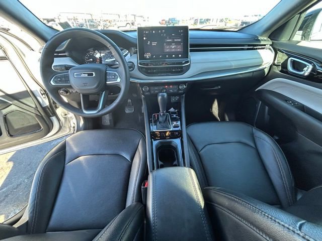 Used 2023 Jeep Compass Limited image 18