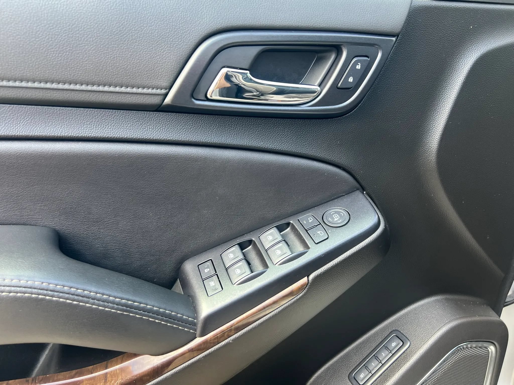 Used 2019 Chevrolet Tahoe LT AWD/4WD image 14