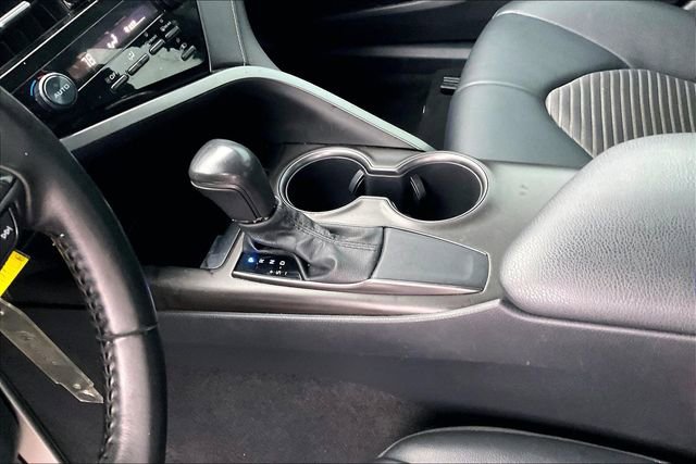 Used 2021 Toyota Camry SE FWD image 17