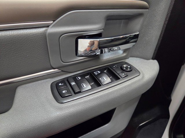 Used 2018 RAM 3500 SLT w/ Cold Weather Group image 33