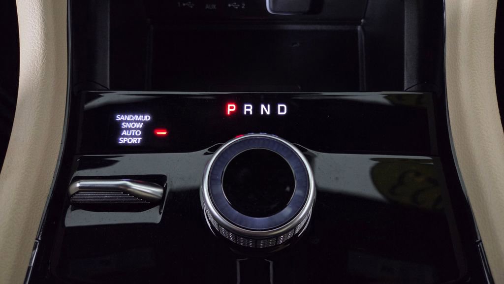 Used 2023 Jeep Grand Cherokee Limited w/ Luxury Tech Group II AWD/4WD image 30
