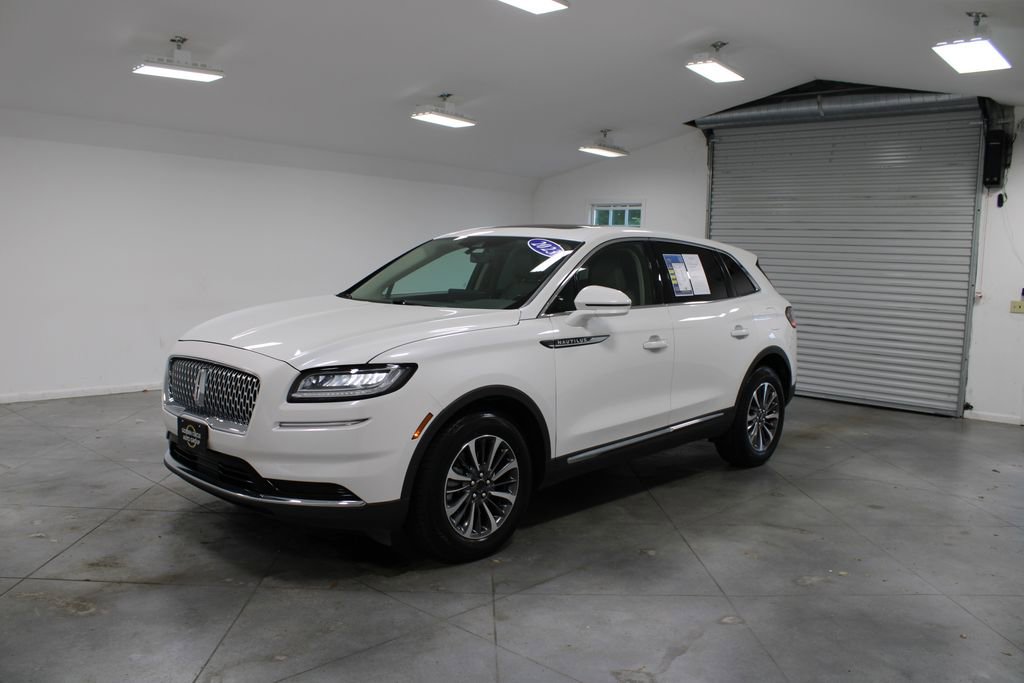 Used 2023 Lincoln Nautilus Reserve w/ Luxury Package AWD/4WD image 4