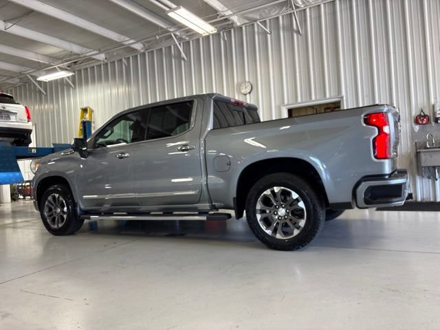 Used 2023 Chevrolet Silverado 1500 High Country w/ LPO, Dark Essentials Package AWD/4WD image 3