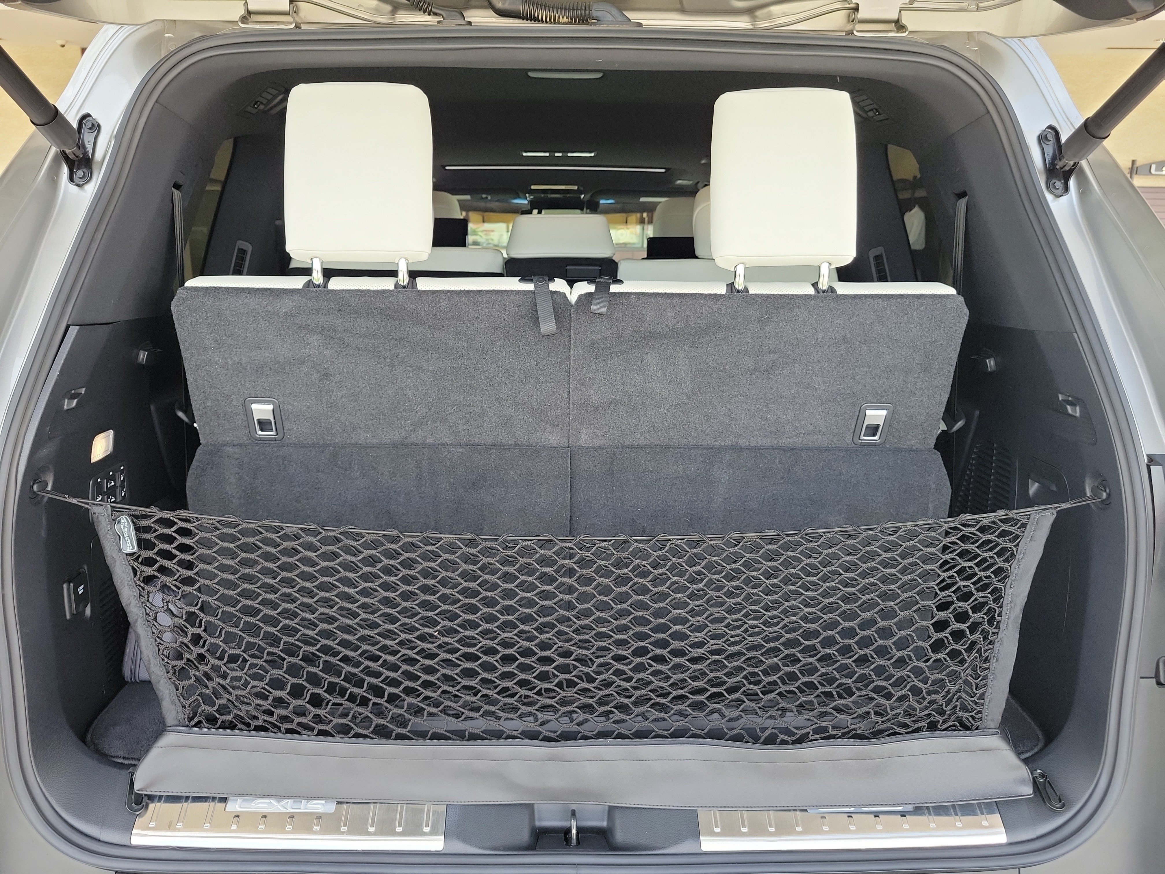 Used 2022 Lexus LX 600 4WD w/ Accessory Package (Z1) image 11