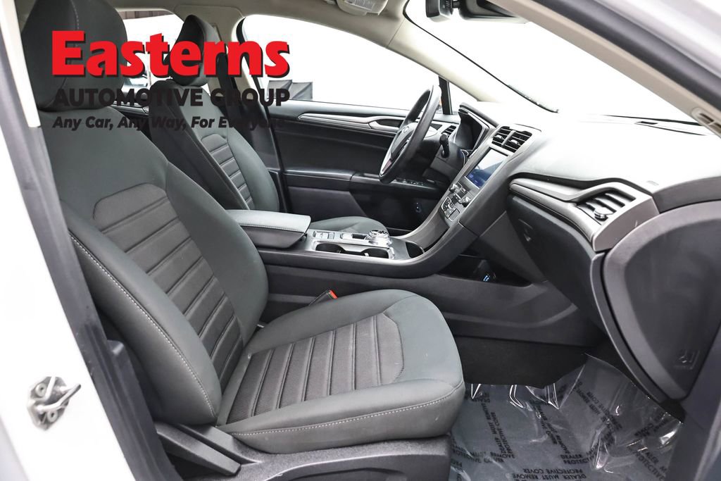 Used 2020 Ford Fusion SE FWD image 23