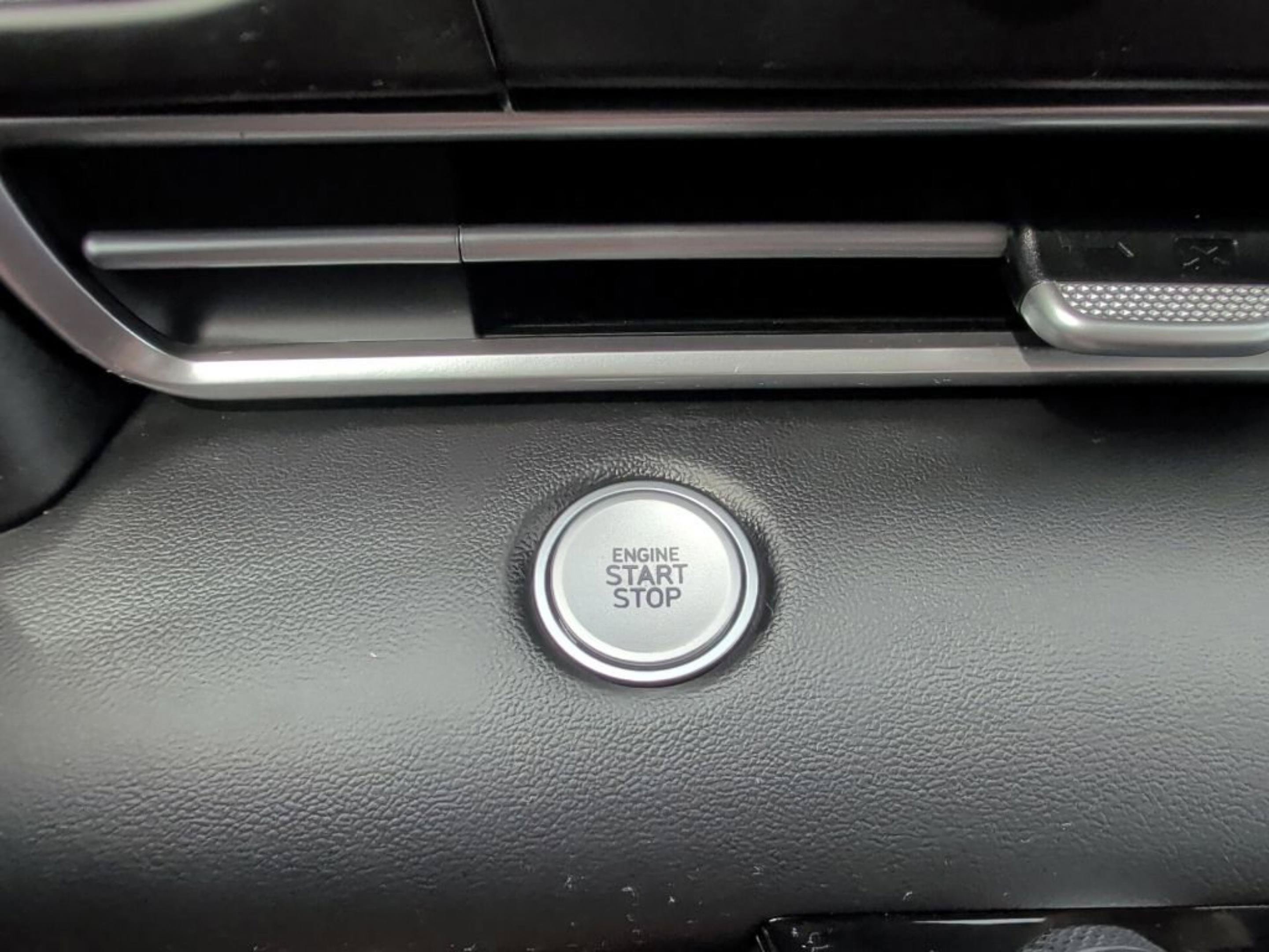 Used 2023 Hyundai Elantra SEL w/ Preferred Accessory Package FWD image 24