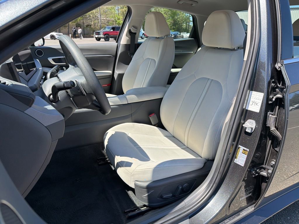 Used 2025 Hyundai Sonata SEL FWD image 17