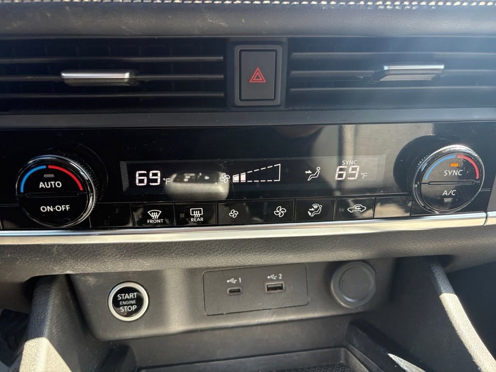 Used 2023 Nissan Rogue SV image 19