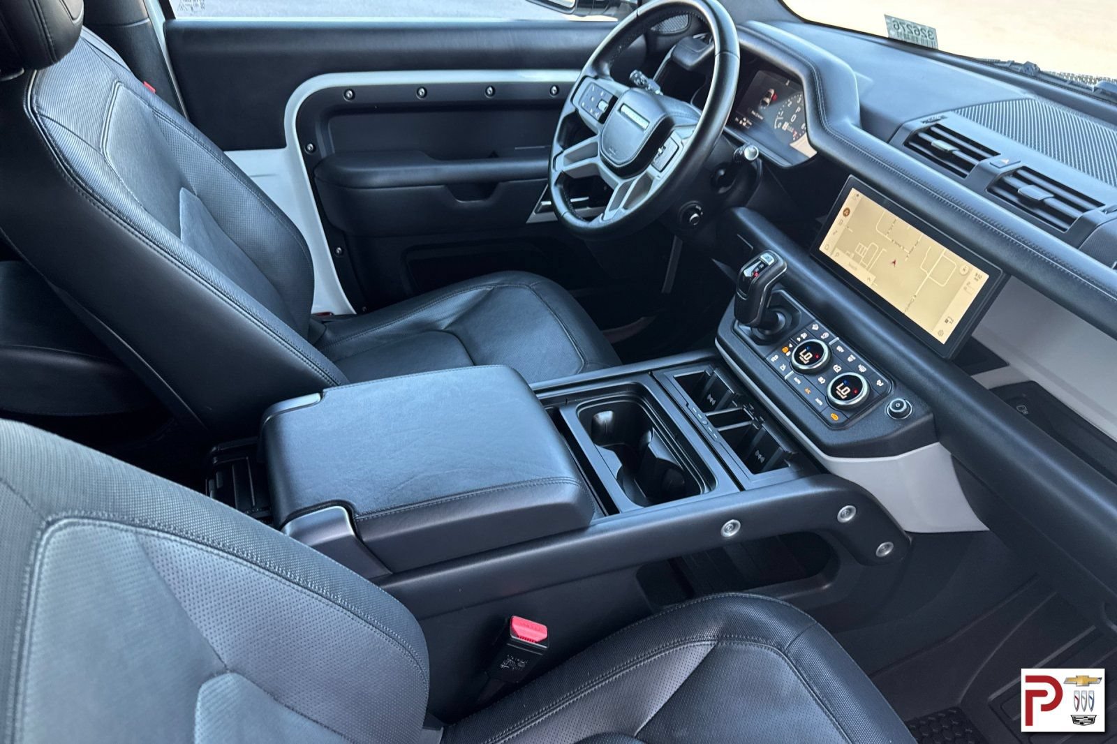 Used 2023 Land Rover Defender 90 X-Dynamic SE AWD/4WD image 18