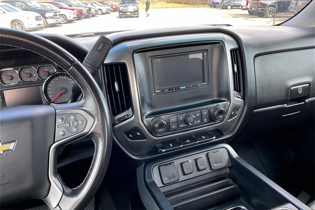 Used 2018 Chevrolet Silverado 1500 LT w/ Redline Edition image 9
