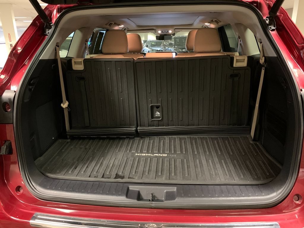 Used 2020 Toyota Highlander Platinum AWD/4WD image 20