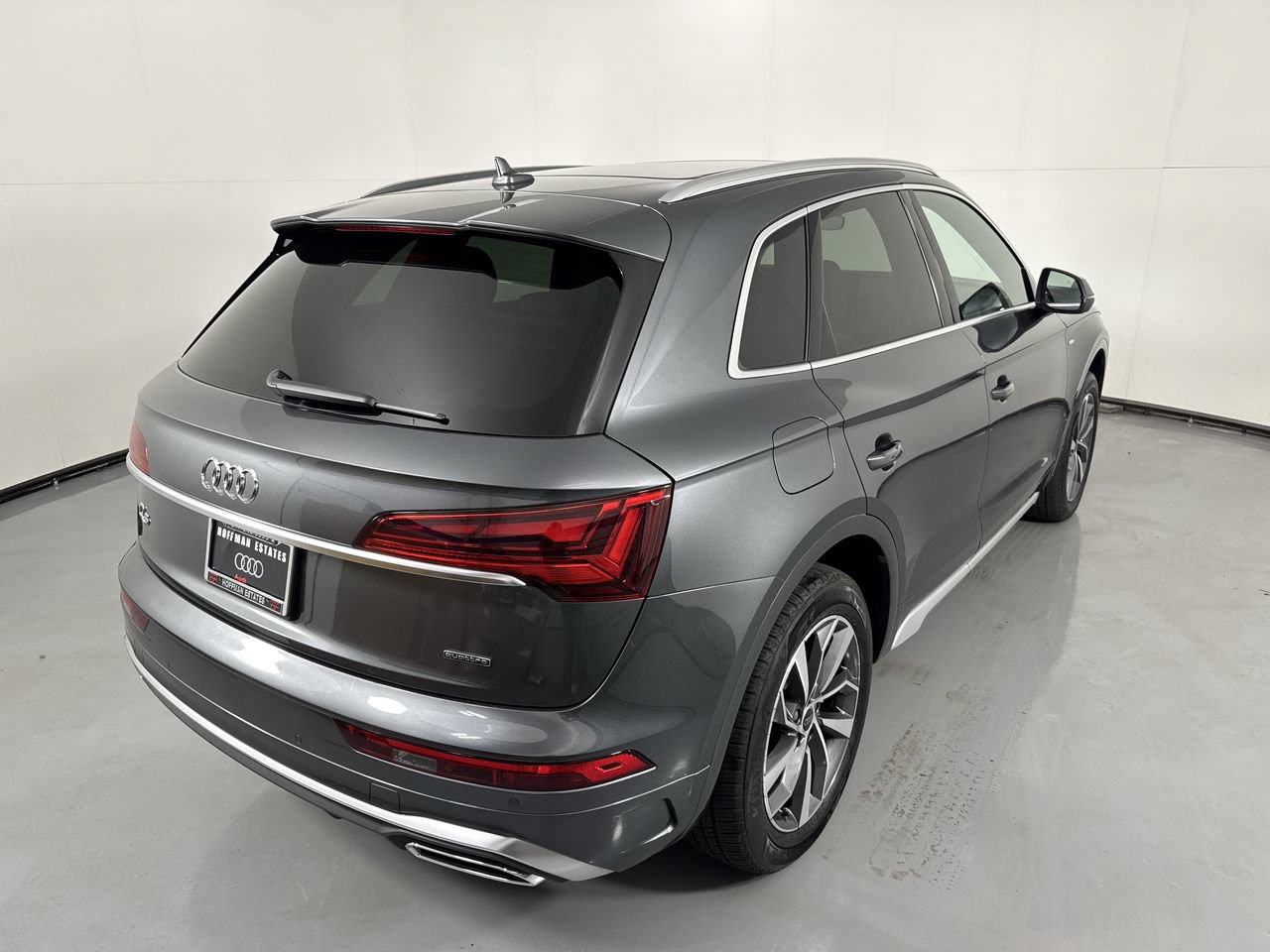 Used 2023 Audi Q5 2.0T Premium w/ Convenience Package AWD/4WD image 8