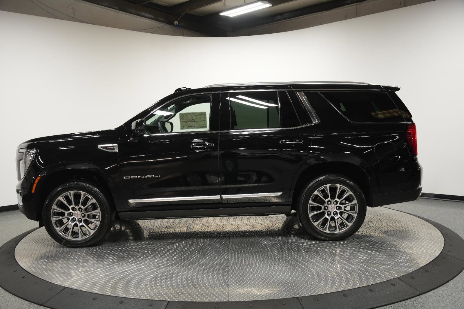 New 2026 GMC Yukon Denali w/ Denali Reserve Package image 7