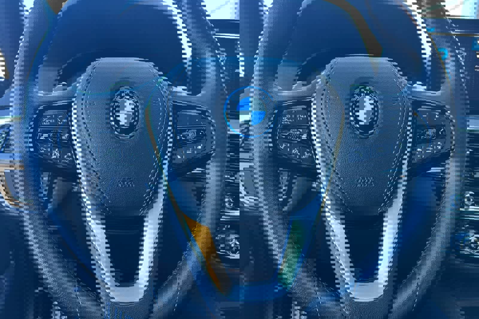 Used 2023 BMW 530e image 29