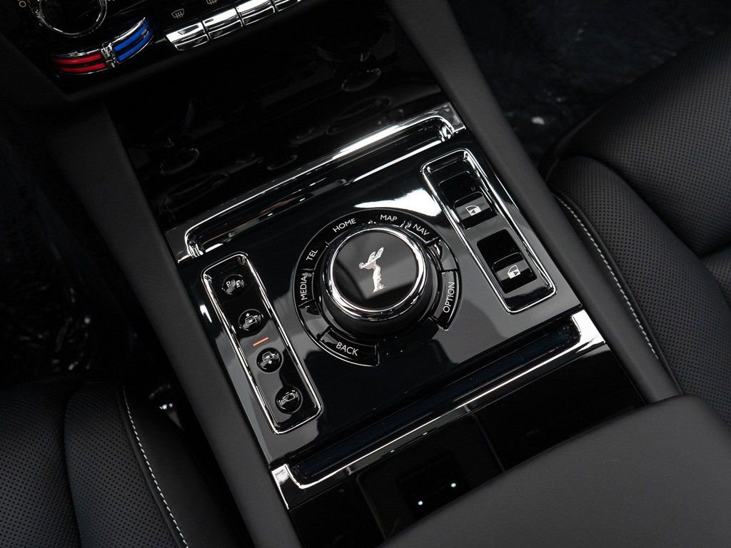 Used 2025 Rolls-Royce Ghost AWD/4WD image 38