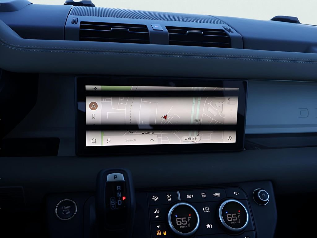 Used 2024 Land Rover Defender 110 SE image 20