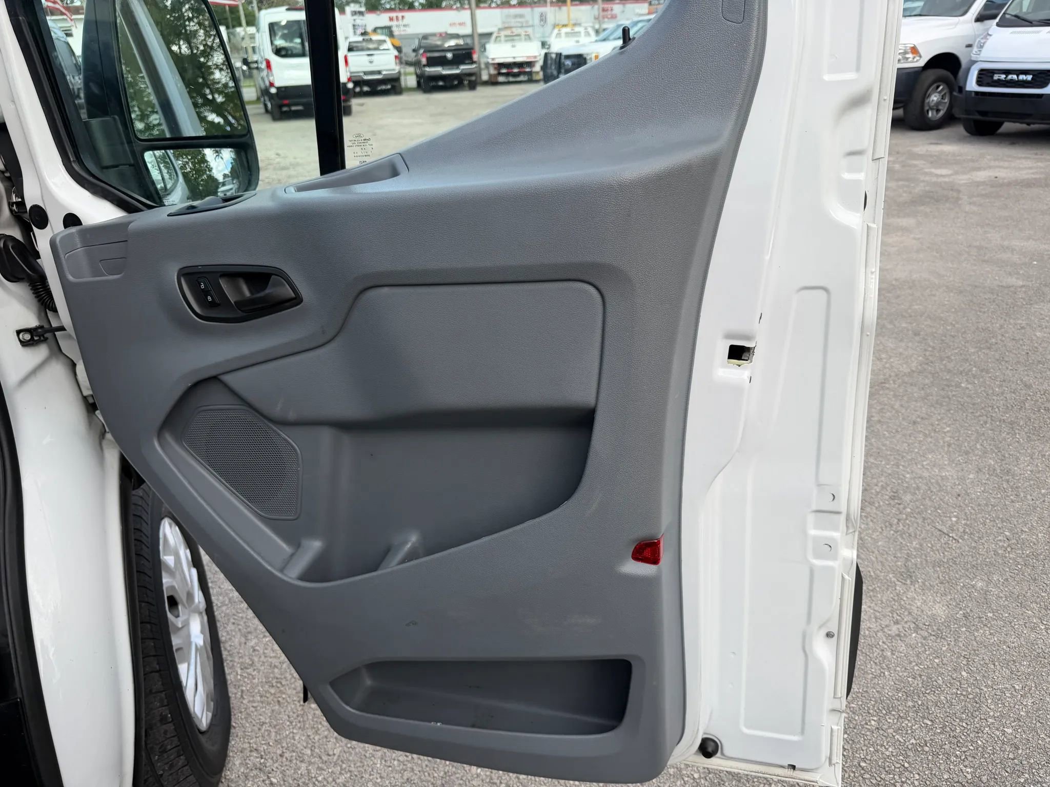 Used 2018 Ford Transit 150 130 Low Roof RWD image 16