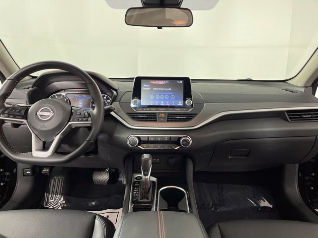Used 2025 Nissan Altima 2.5 SR FWD image 39