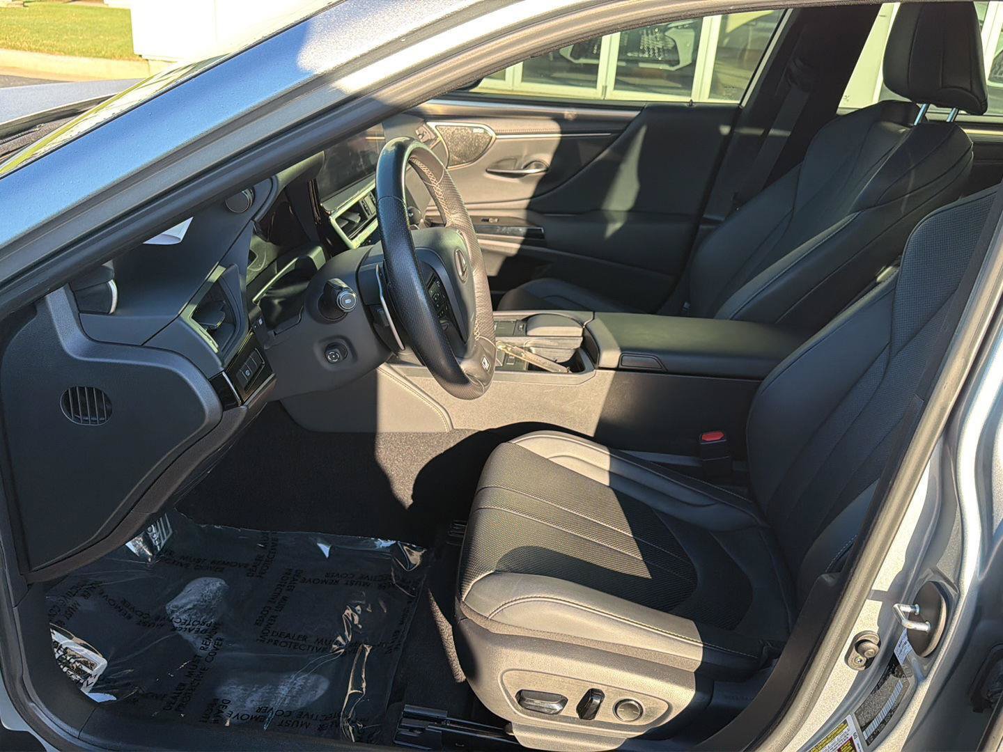 Certified 2022 Lexus ES 350 F Sport w/ Accessory Package 2 FWD image 10