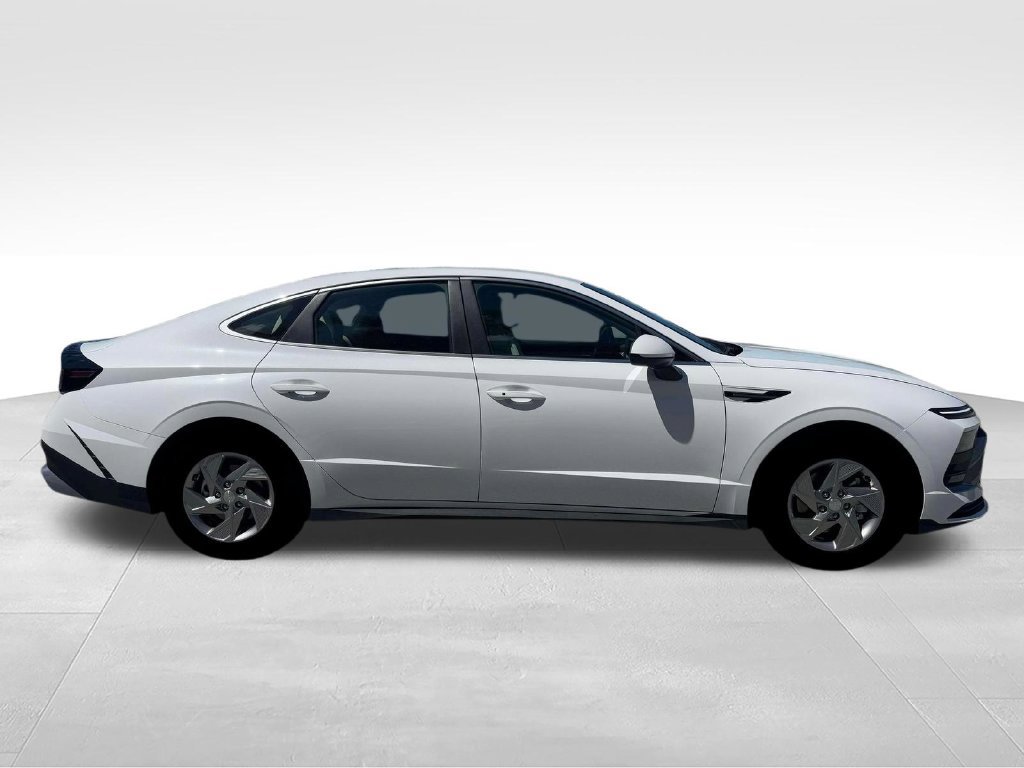New 2026 Hyundai Sonata SE FWD image 10