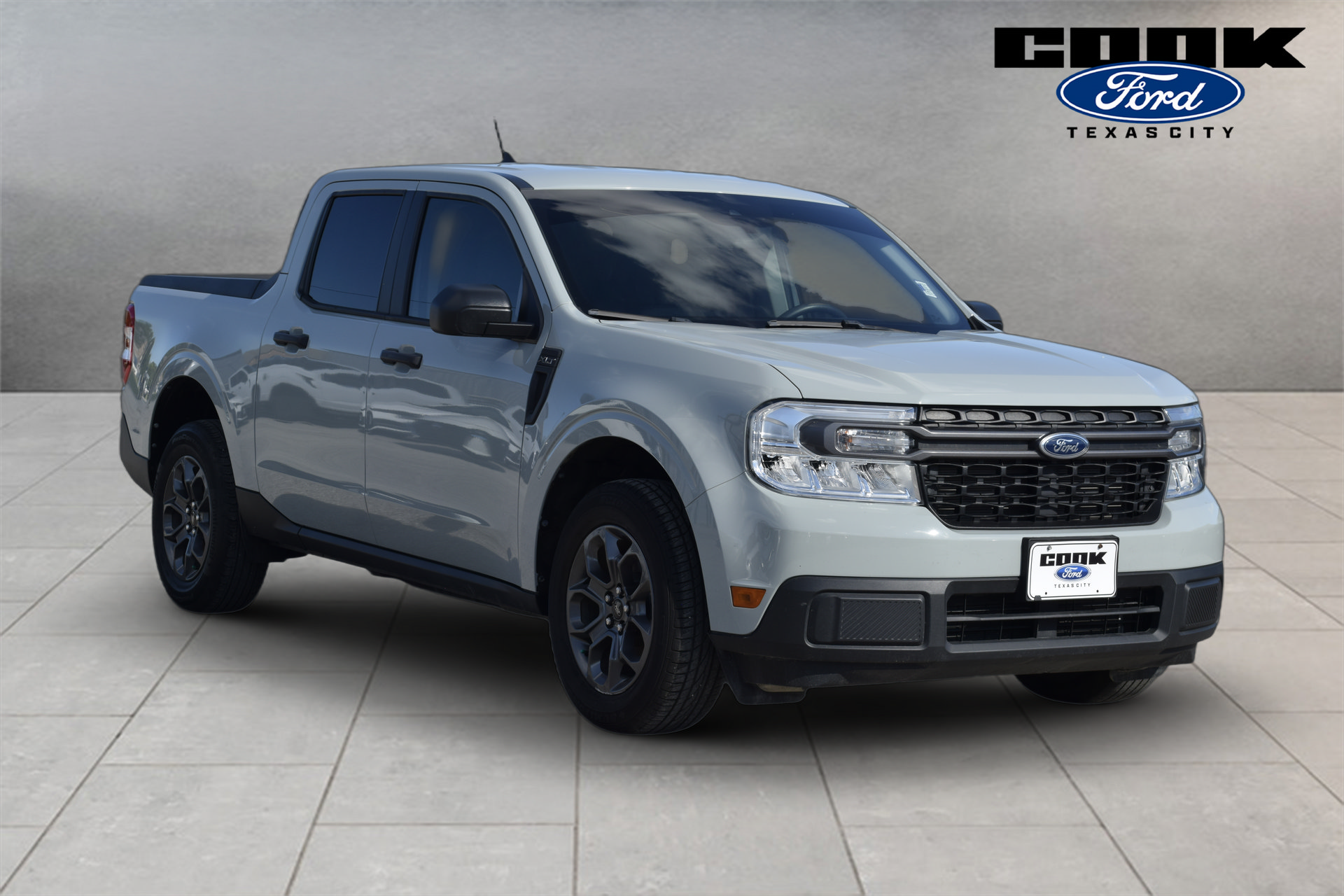 Used 2024 Ford Maverick XLT FWD image 2