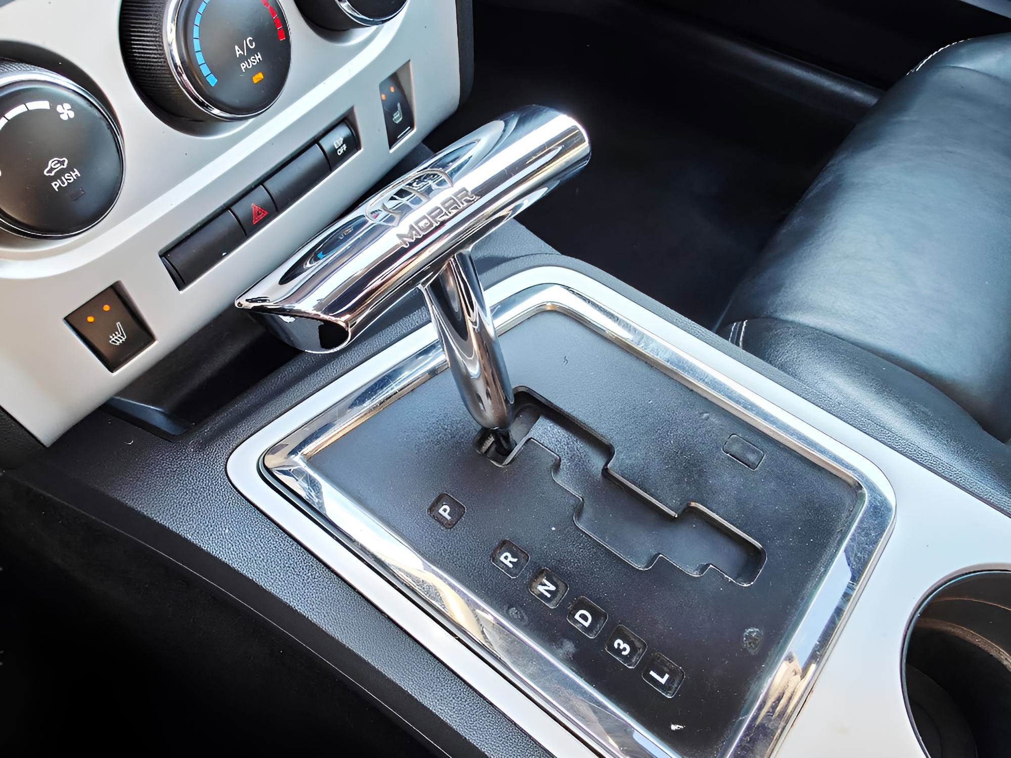 Used 2009 Dodge Challenger SE image 27