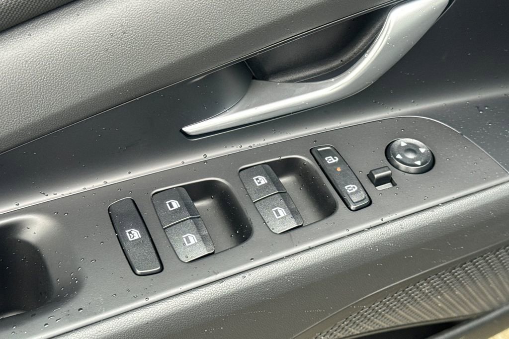 New 2026 Hyundai Elantra Limited FWD image 11