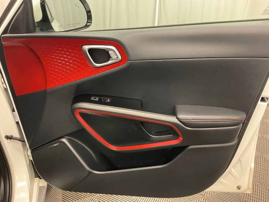 Used 2023 Kia Soul GT-Line w/ GT-Line Technology Package image 30