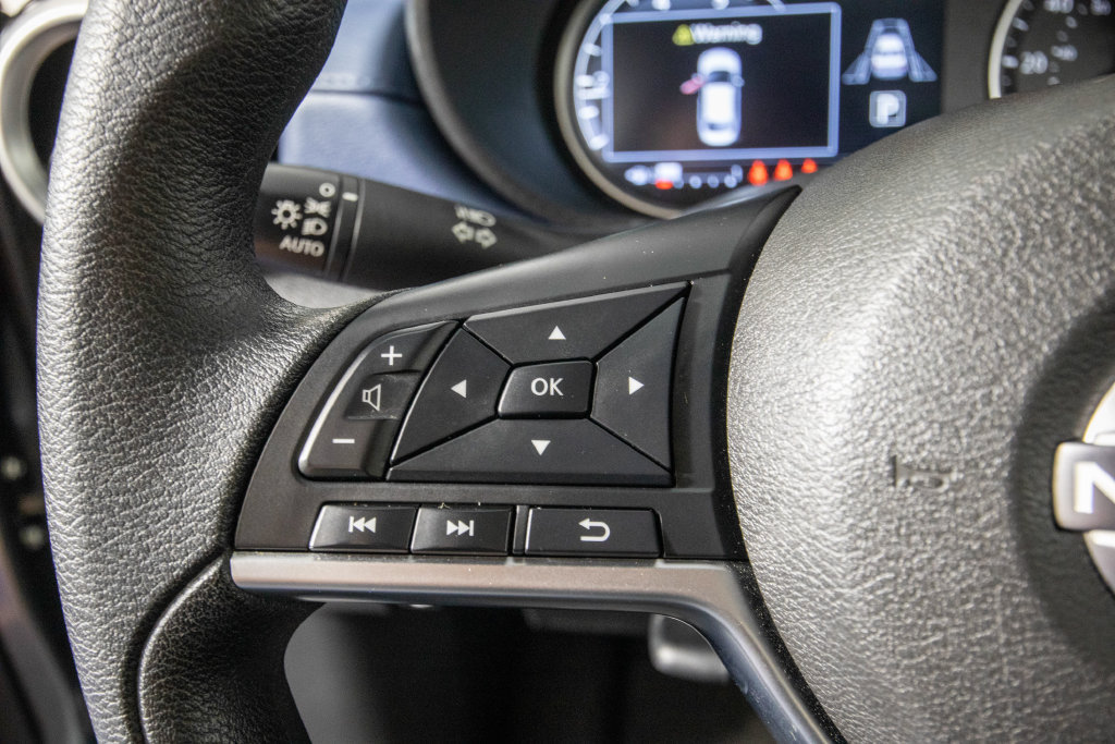 Used 2025 Nissan Versa SV FWD image 21