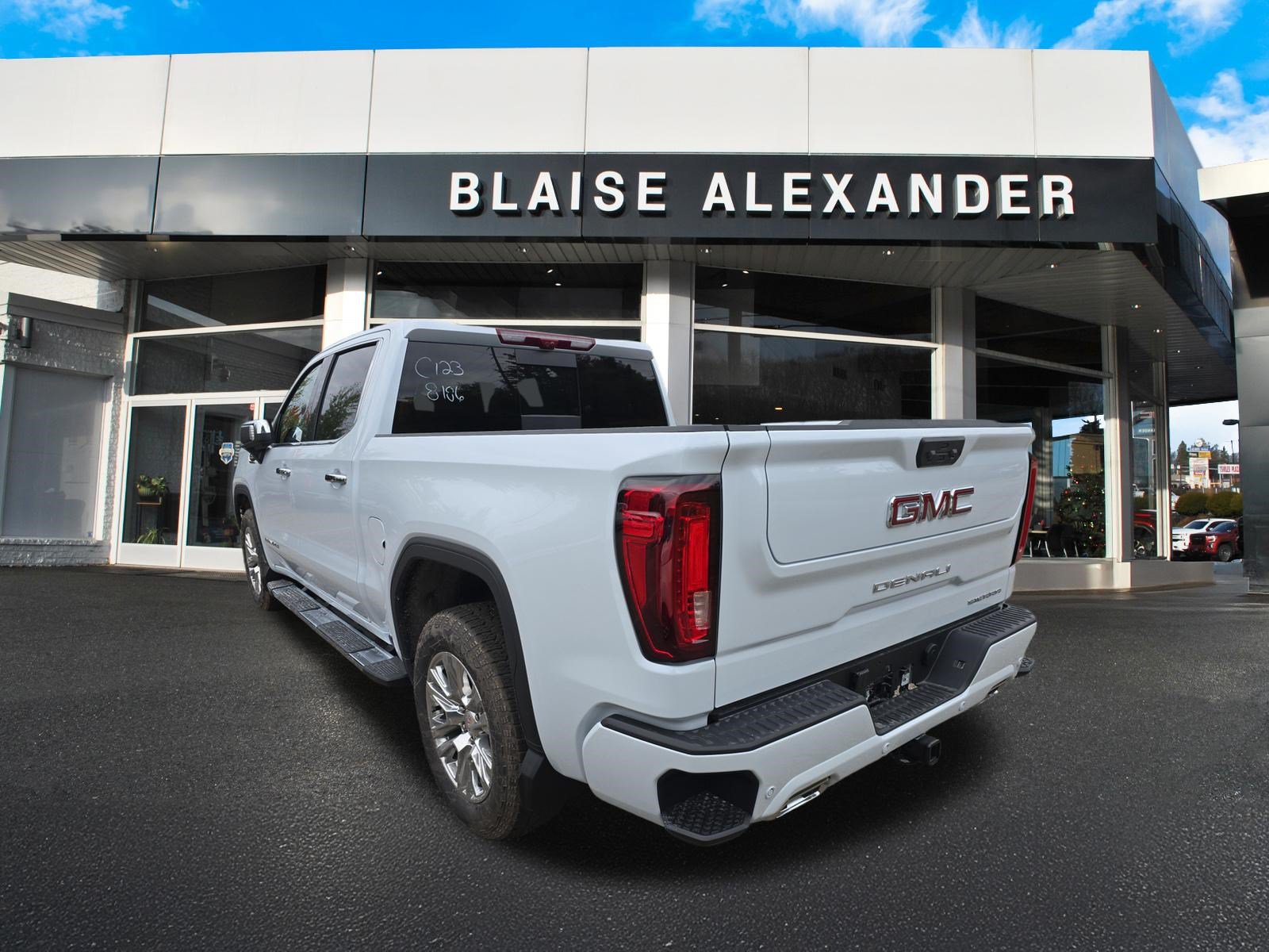 New 2026 GMC Sierra 1500 Denali w/ Technology Package AWD/4WD image 7