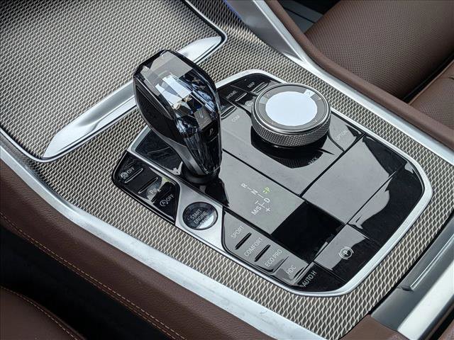 Used 2022 BMW X6 M50i w/ Executive Package image 17